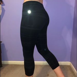 Black Cropped Fabletics Leggings